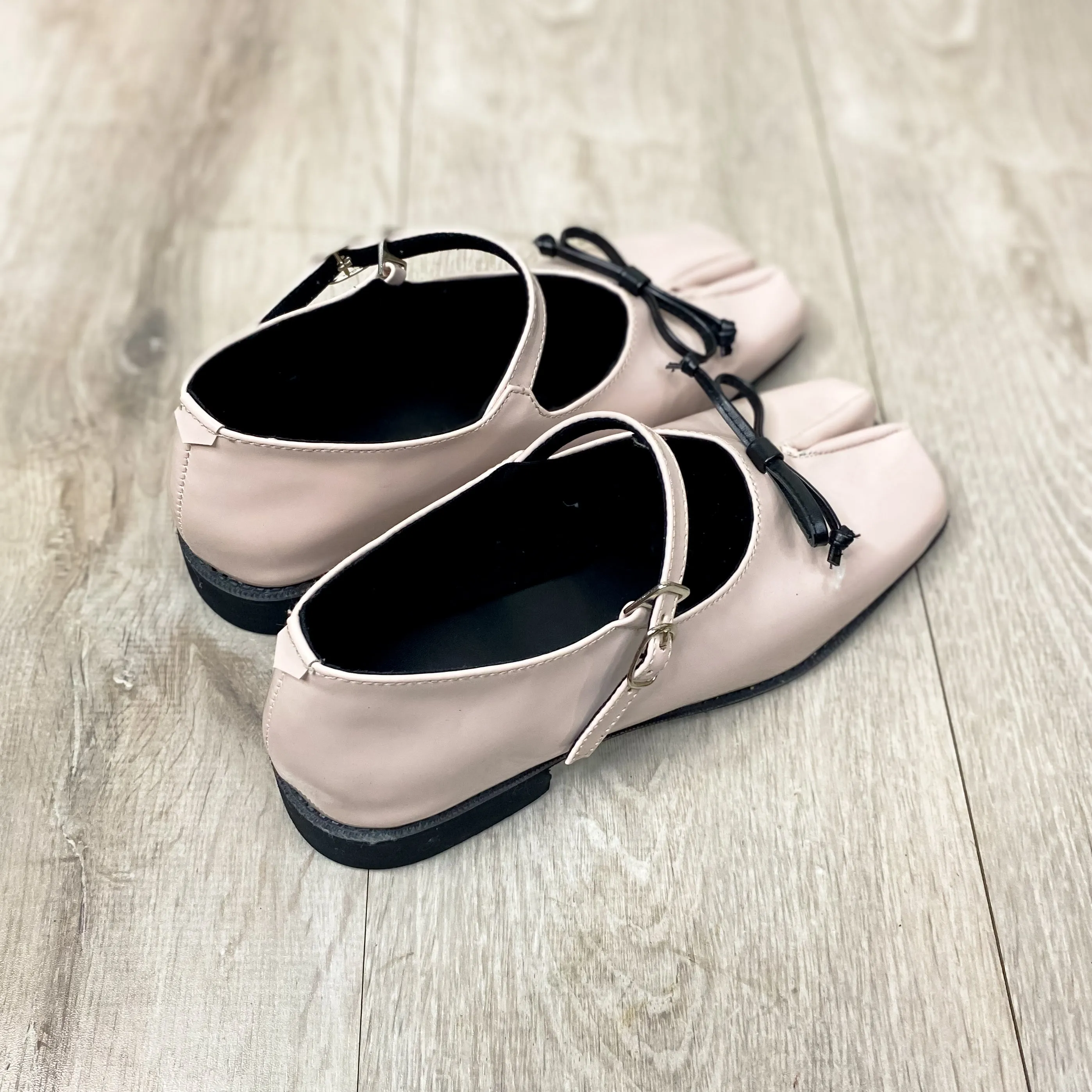 Aina Tabi Flat (Square Toe)