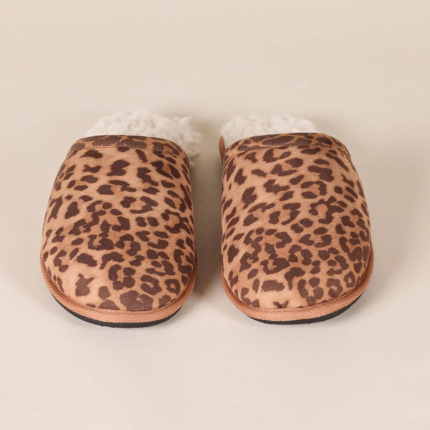 Amazon Essentials Women's Cozy Slippers