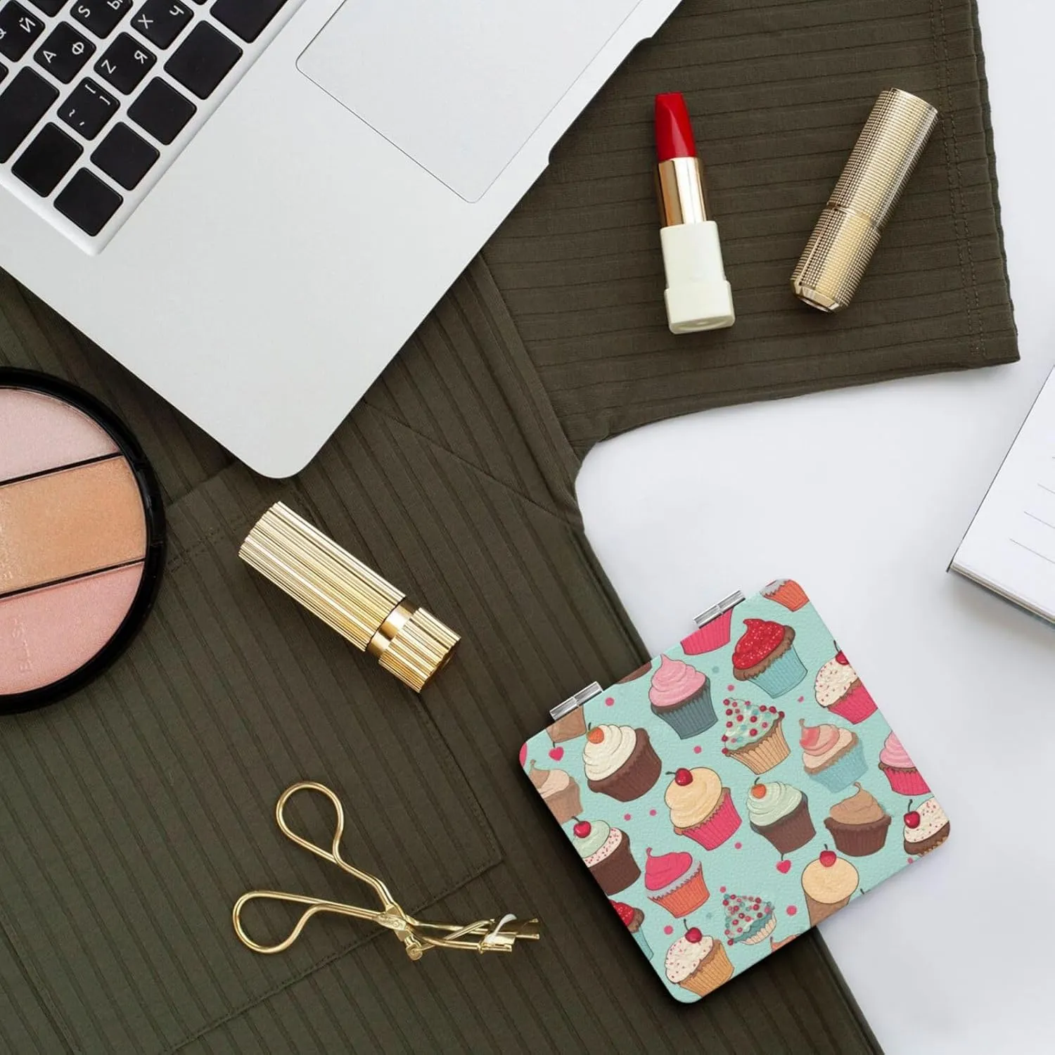Cupcake Pattern Printed Square Pocket Makeup Mirror with 1X/2X Magnification, Portable Mini Travel Makeup Mirror for Travel Daily Work Beauty