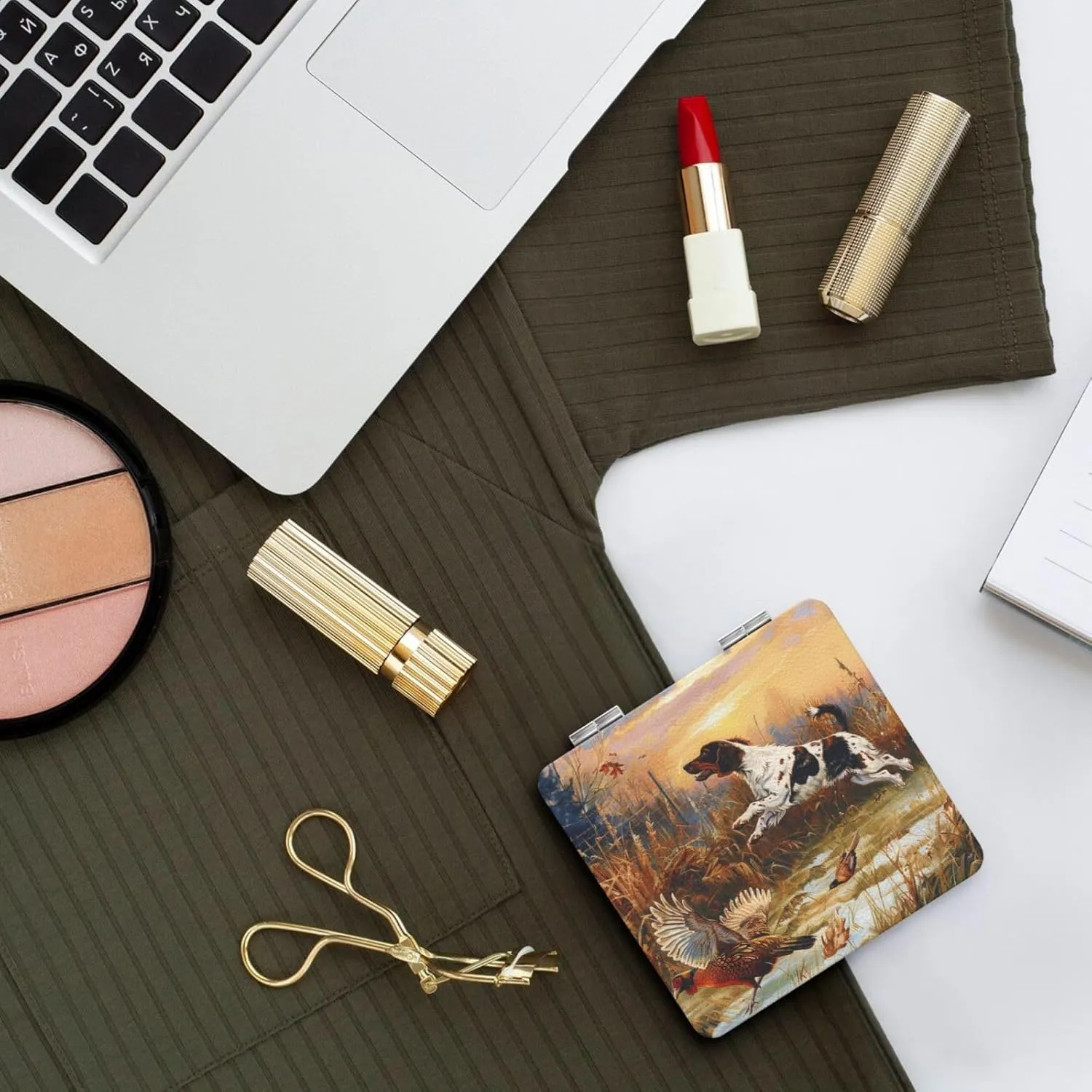 Dog Catching Pheasant Printed Square Pocket Makeup Mirror with 1X/2X Magnification, Portable Mini Travel Makeup Mirror for Travel Daily Work Beauty