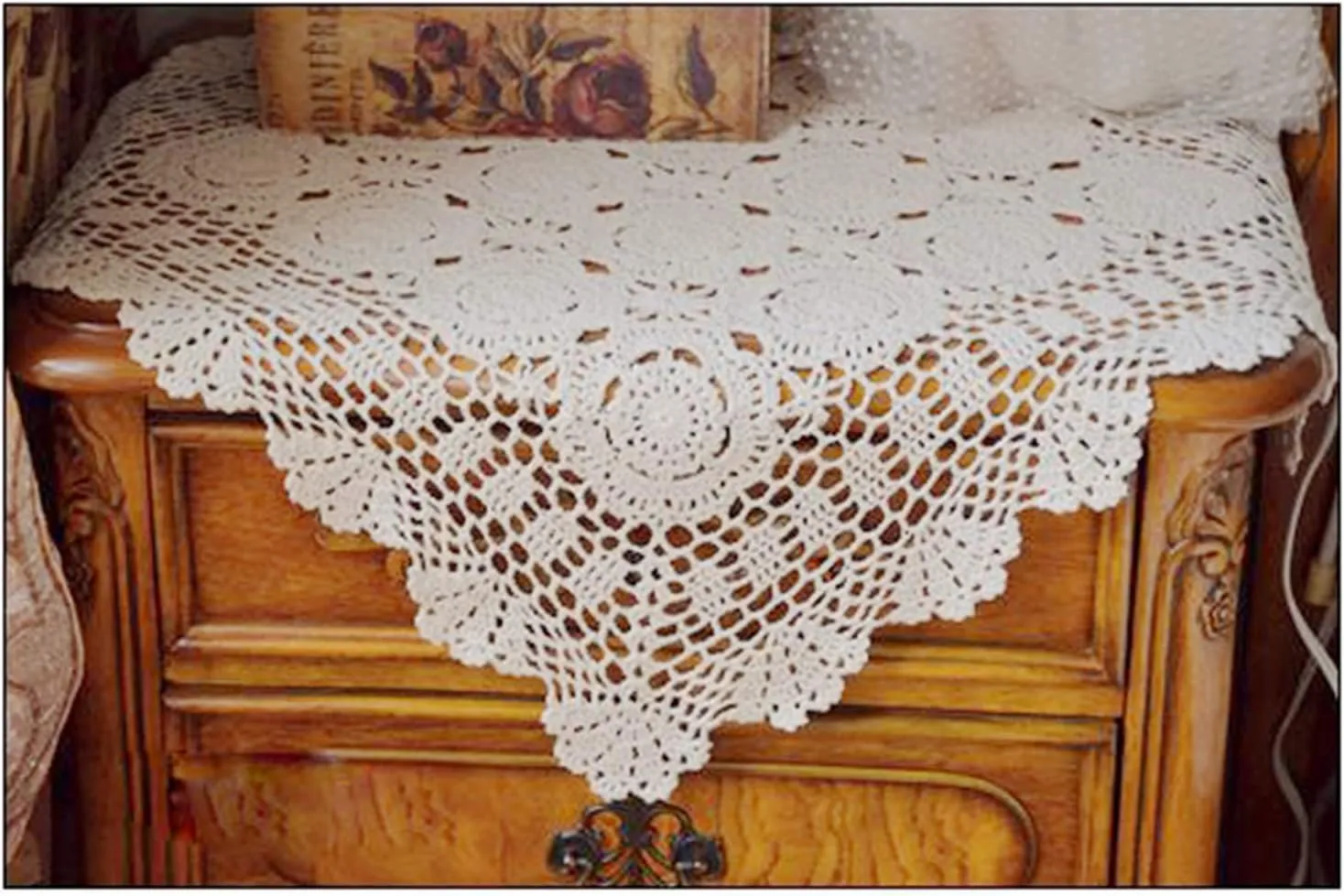 Hetao 100% Cotton Handmade Crochet Square Tablecloth Doilies Lace Table Covers ,Beige, 27 Inch