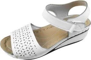 Women Flat Sandals Flatform 2024 Fashion Ankle Buckle Criss Cross Band Straps Sandals Shoes
