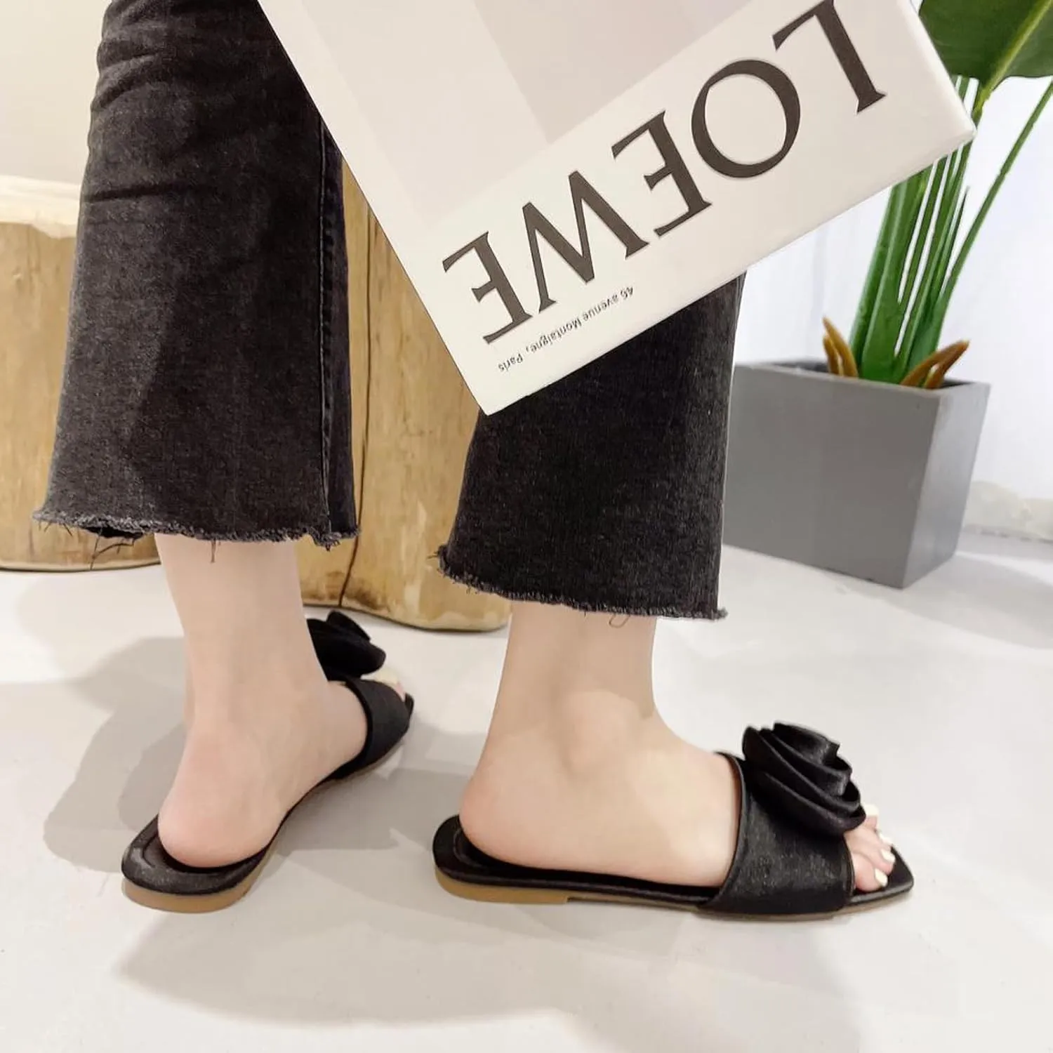 Women's Satin Bow Knot Square Toe Flat Sandals Fashion Open Toe Slip-On Dress Slides Summer Casual Beach Walking Slippers